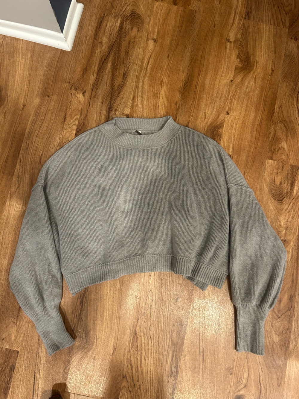 Free people Women's cropped sweater